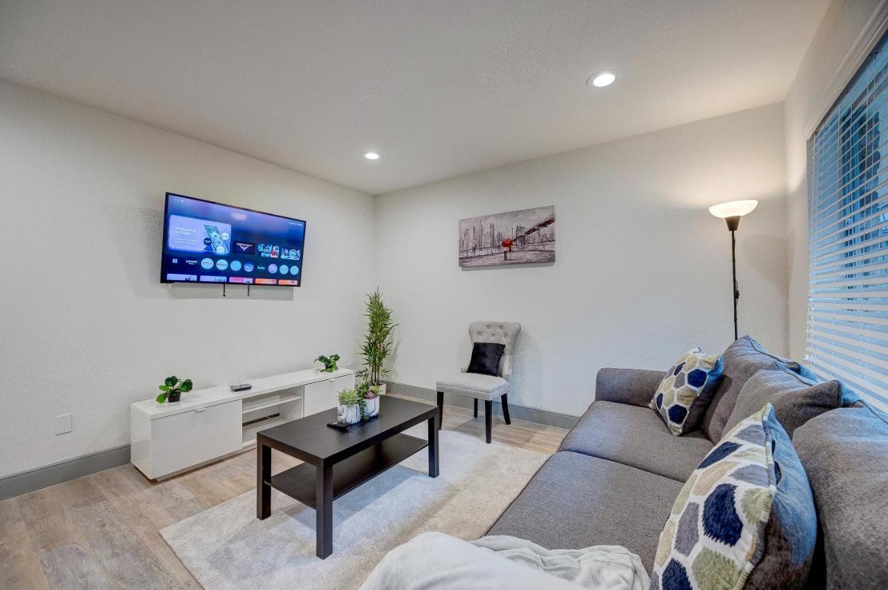 Trendy Midtown Apt, Walk To Shops & Sites, Pets Ok Houston Exterior foto